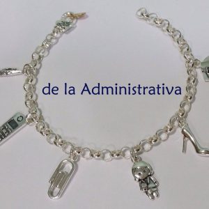 Pulsera de la administrativa